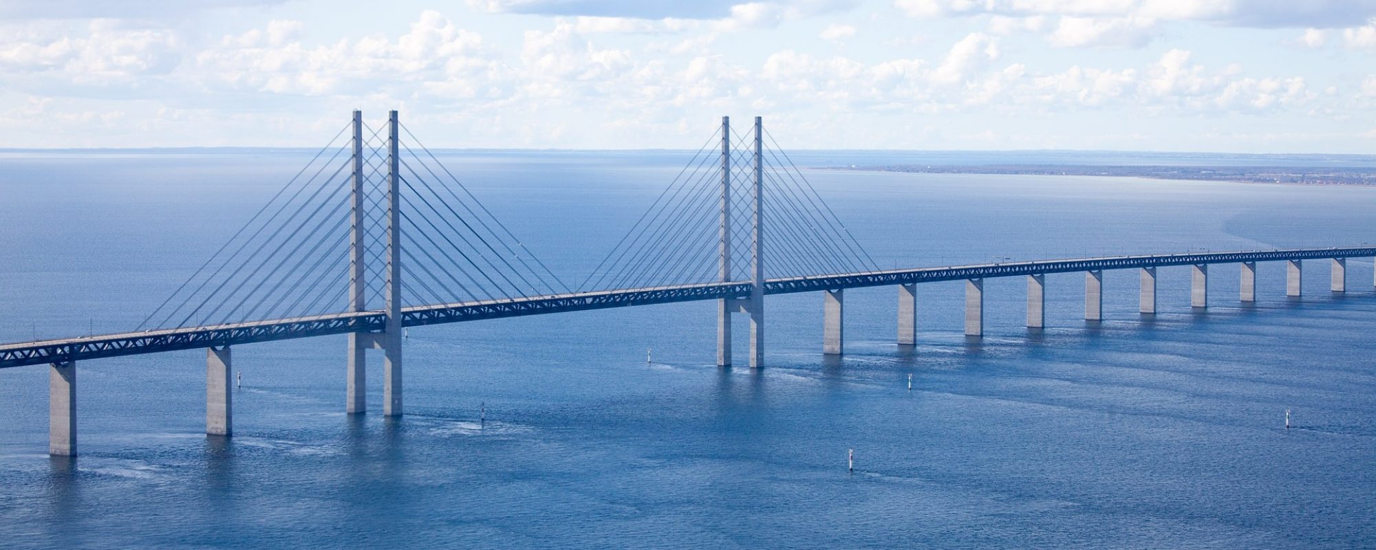 the-oresund-bridge-1151154_1920